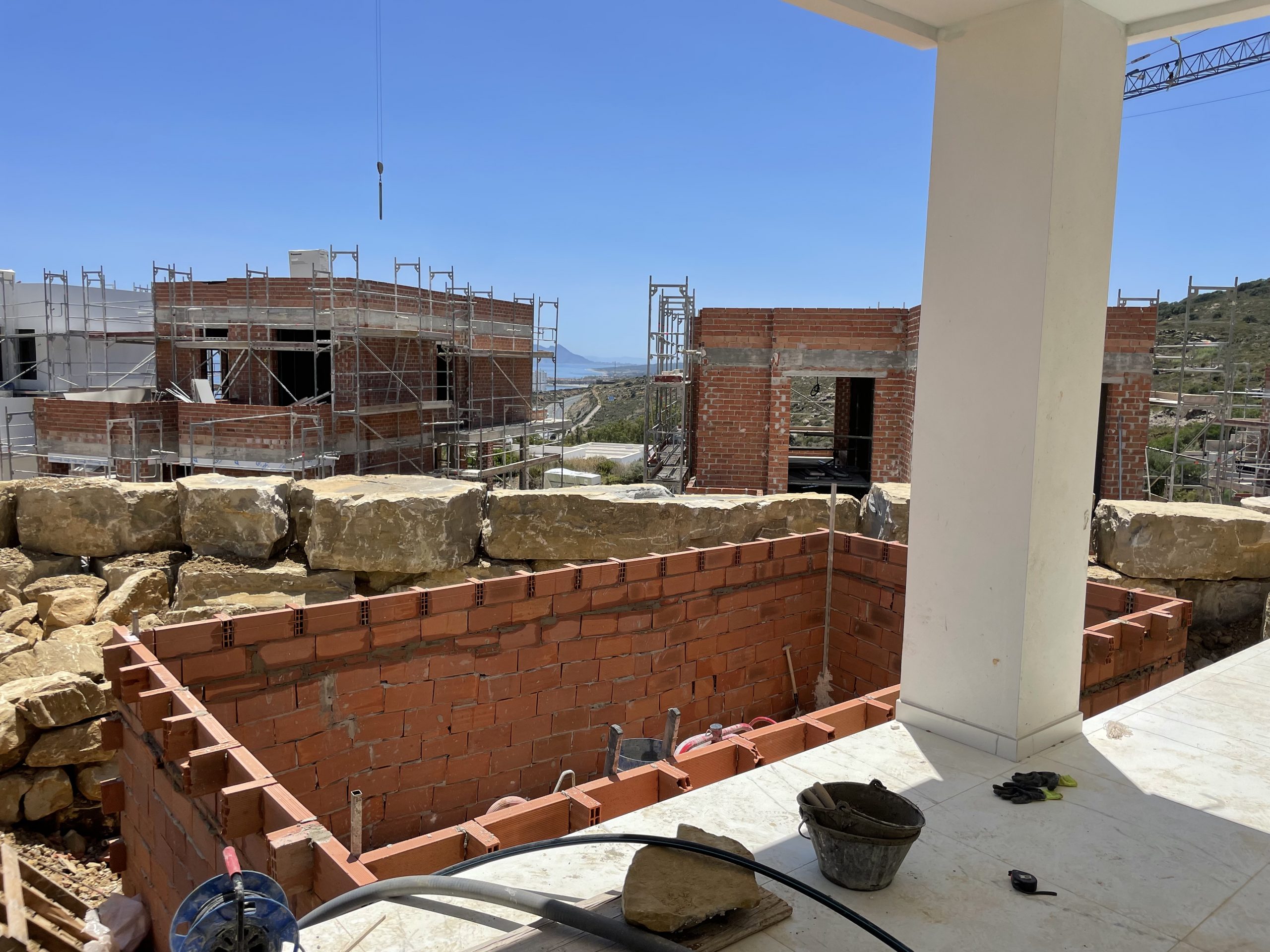 Construccion de piscina en urbanizacion nueva (2)