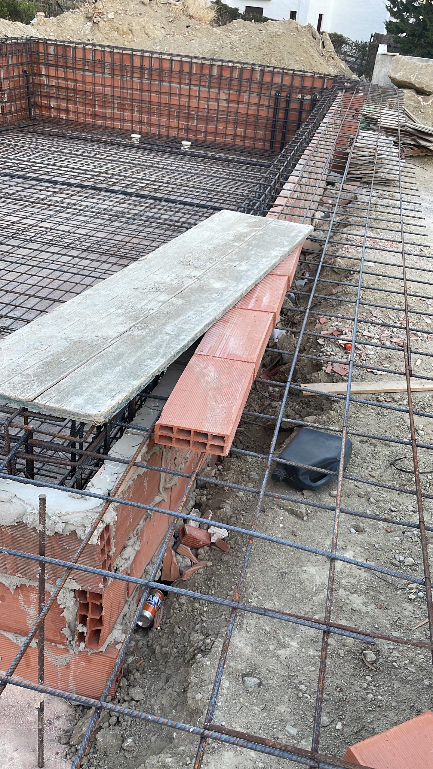 Construccion de piscina en urbanizacion nueva (2)